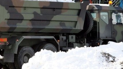58 грузовиков освободили из снежной ловушки на Полтавщине
