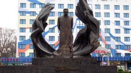 Порошенко распорядился о подготовке к чествованию памяти Ивана Франко в 2016 году