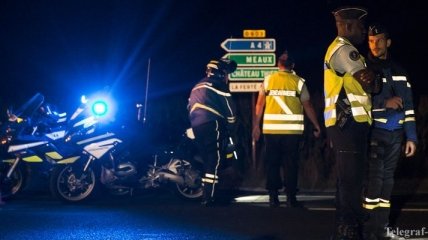 Возле Парижа авто въехало в пиццерию, погибла 12-летняя девочка