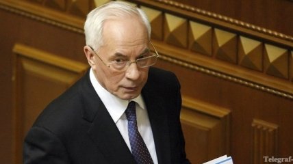 Азаров отменил приказы Минздрава об "Охматдете"