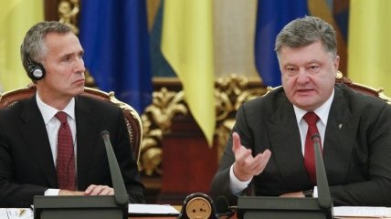 Порошенко и Столтенберг обсудили усиление взаимодействия Украины с Альянсом