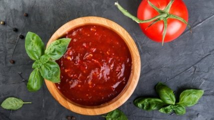 Пряний томатний соус до шашлику