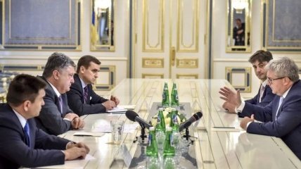 Порошенко провел переговоры с вице-президентом Европарламента