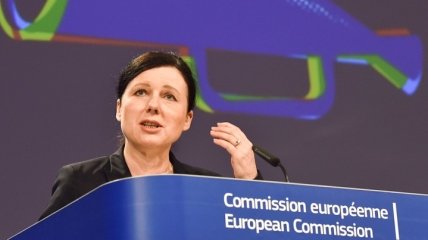 В Евросоюзе рассказали, чем будут отвечать на фейки РФ и КНР
