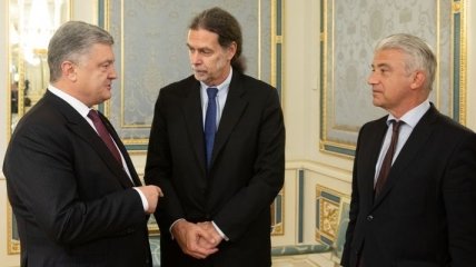 Порошенко обсудил с госсекретарями ФРГ освобождение политзаключенных и санкции