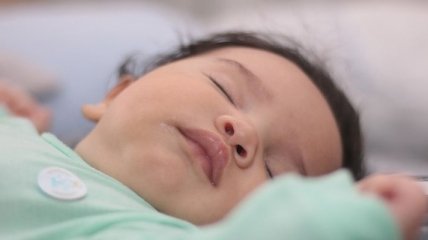 Маленькие дети, которые меньше спят, имеют склонность к полноте