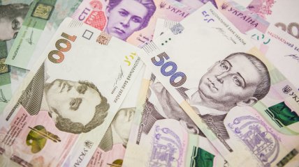 Українцям обіцяють зростання зарплати у 2023 році на 3500 гривень