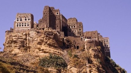 В Йемене от авиаудара по тюрьме погибли 30 человек