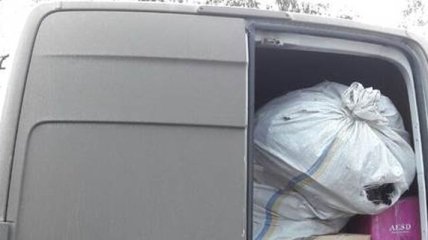 СБУ задержала на Луганщине 2 грузовика с одеждой и дизтопливом