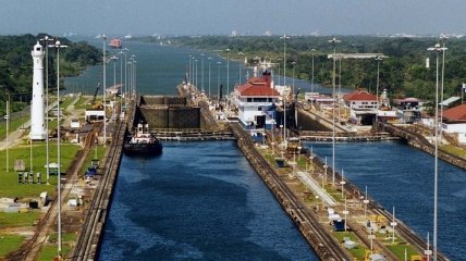 Работы по расширению Панамского канала могут остановить