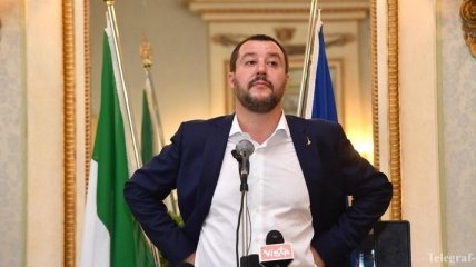 Сальвини намерен запретить Италии принимать еще два суда с мигрантами