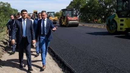 Гройсман обещает, что украинские дороги изменятся кардинально