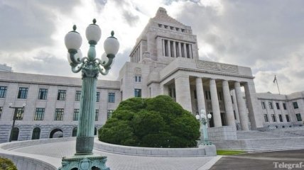 В Японии ожесточается борьба правящей партии с оппозицией 