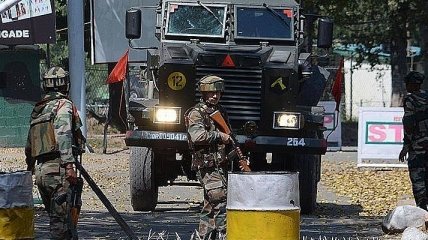 Беспорядки в Кашмире: погибло 12 человек