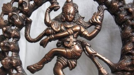 В Индии обнаружена древняя скульптура танцующего Шивы