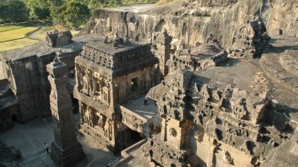 Храм Кайласанатха - скальный индуистский храм (Фото)