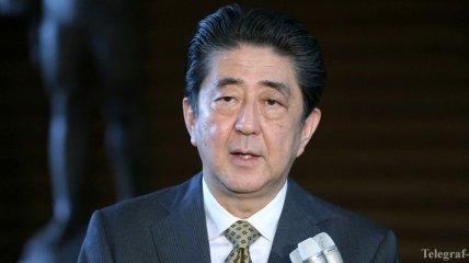 Премьер Японии отменил зарубежные поездки из-за наводнений