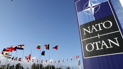 НАТО невпинно слідкує за ситуацією в Україні