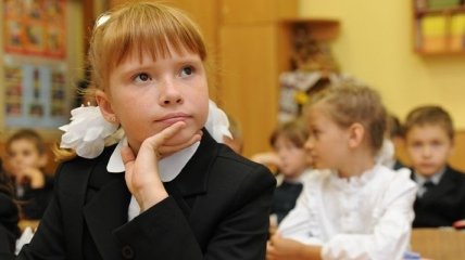 Азаров ждет, что в России появятся российско-украинские школы  