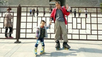 Воспитание по-китайски: большое путешествие на роликах (Фото)