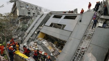 В результате землетрясения на Тайване пострадали более 150 человек