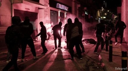 В Афинах полиция арестовала почти 300 участников масовых беспорядков