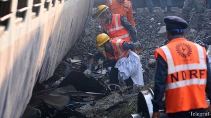 Авария поезда на юго-востоке Индии: число жертв увеличивается