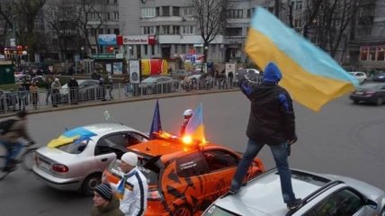 Активисты Евромайдана хотят блокировать кортежи Януковича и Азарова