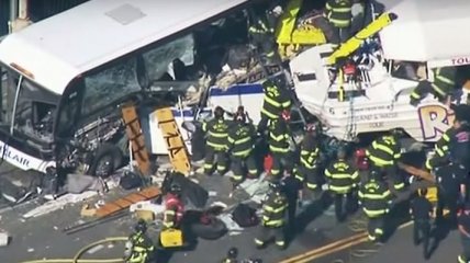 Ужасное ДТП в США: Столкнулись два пассажирских автобуса (Видео)