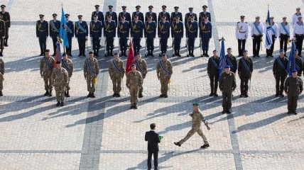 Президент присвоил почетные наименования боевым воинским частям