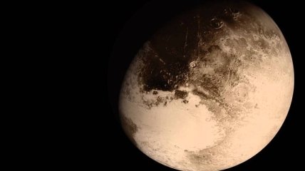 Станция New Horizons "увидела" две звезды сквозь Плутон