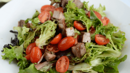 Мясной салат из остатков шашлыка