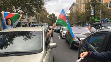 Отставки, ликование и паника: что происходит в Карабахе после взятия Шуши Азербайджаном