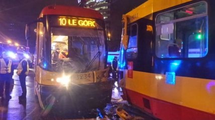 В Варшаве лоб в лоб столкнулись трамваи, есть пострадавшие
