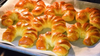 Пиріжки з абрикосами