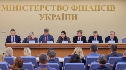 Украина отказалась от 2-го уровня пенсионной системы и лимита на начисление ЕСВ