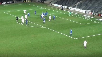 Великолепный победный гол в стиле Зидана от игрока английского клуба (Видео)
