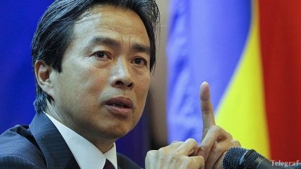 Посол Китая считает клеветой заявление Болтона