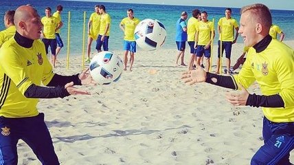 Пляжная тренировка сборной Украины к Евро-2016 (Фото)