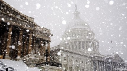 В Вашингтоне из-за угрозы снегопада отменяют слушания в Конгрессе