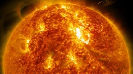 Ученые рассказали, что будет с Солнцем, если на него вылить ведро воды