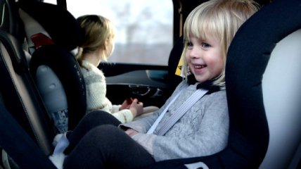 Почему ребенка укачивает в транспорте, и что с этим делать