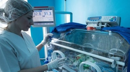 Беларусь предлагает украинским врачам зарплату до 350 долларов