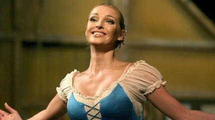 Анастасия Волочкова опозорилась в мини-платье 