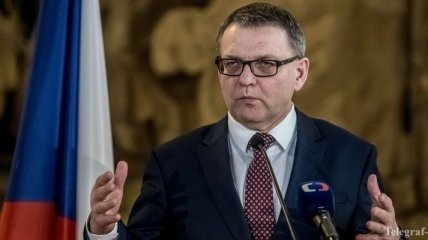 Глава МИД Чехии получил травму головы в результате ДТП