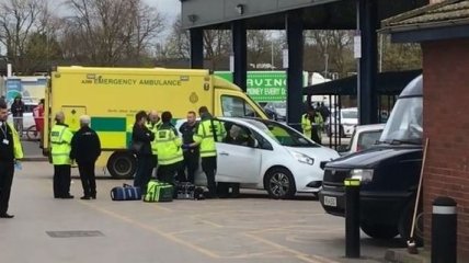 В Британии автомобиль врезался в толпу, есть пострадавшие