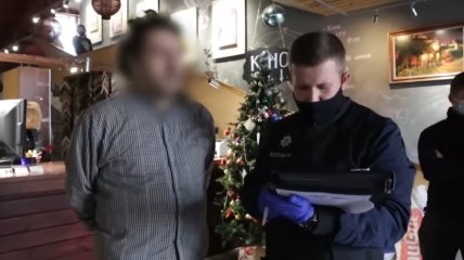 Снимал половые акты с детьми на видео: всплыли новые детали задержания фотографа под Киевом