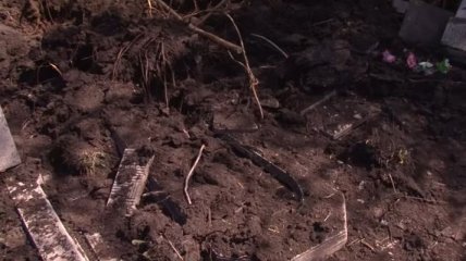 Боевики обстреляли из "Градов" кладбище в Попасной (Видео)