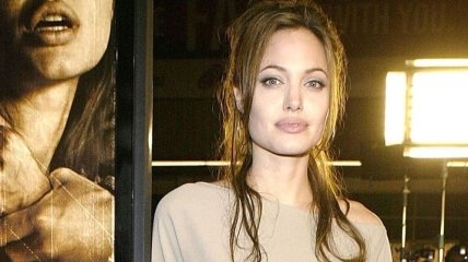 СМИ: Анджелина Джоли кардинально меняет жизнь