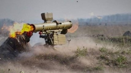 Российские наемники обстреляли из ПТУРа машину ВСУ на Донбассе: фото последствий показали в сети